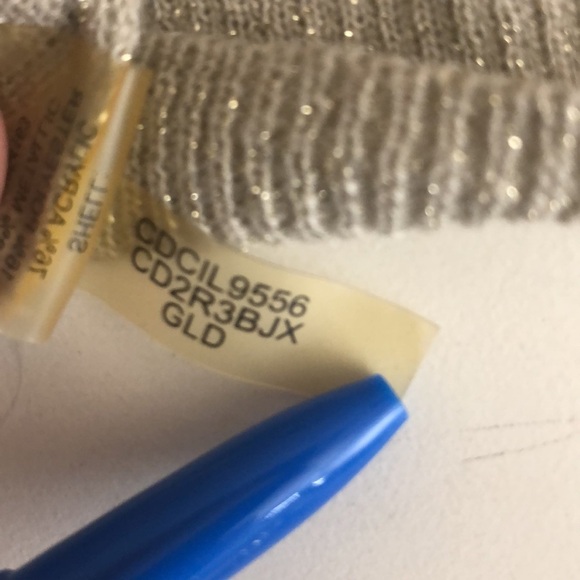 Calvin Klein light sweater with cute gold buttons - Picture 9 of 11